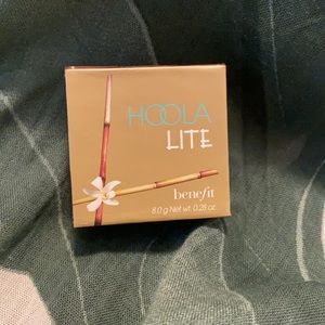 Benefit Hoola Lite Bronzer